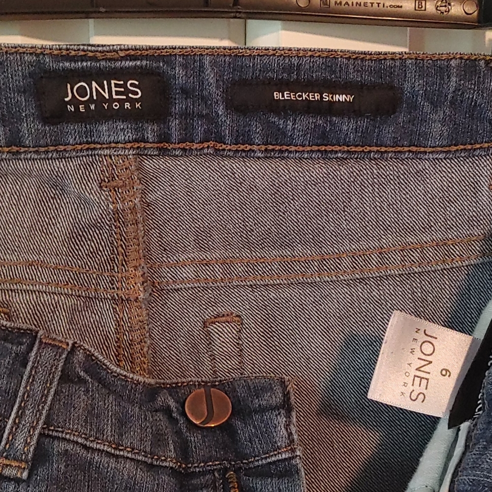 Jeans - Picture 2 of 2